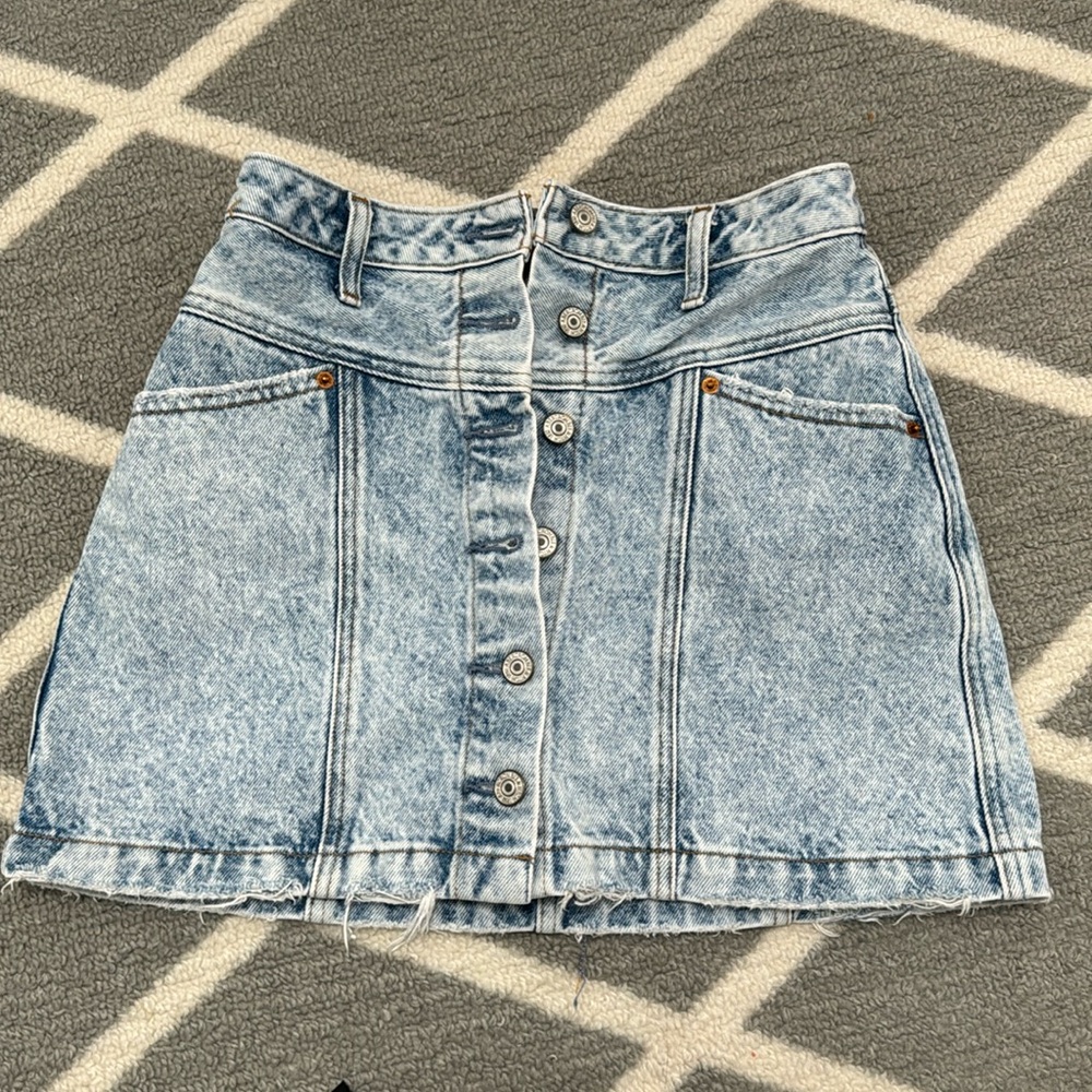 Abercrombie & Fitch Denim Distressed Natural Rise Skirt, size 25